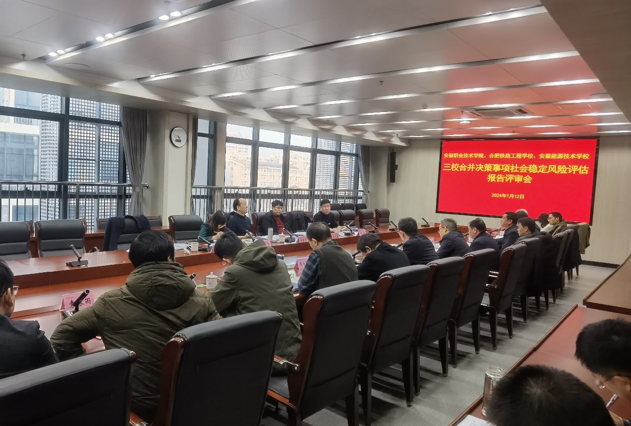 �����I���g�WԺ���Ϸ��F·���̌WУ��������Դ���g�WУ��У�ϲ��Q�������������L�U�u��